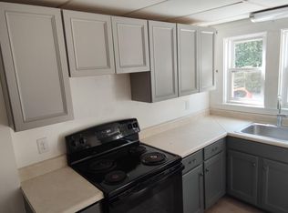 9 Oxford St #A, Sanford, ME 04073