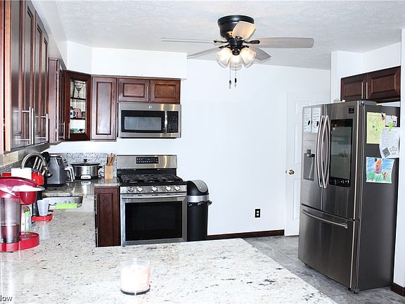 3rd image of 11116 Langton Ave