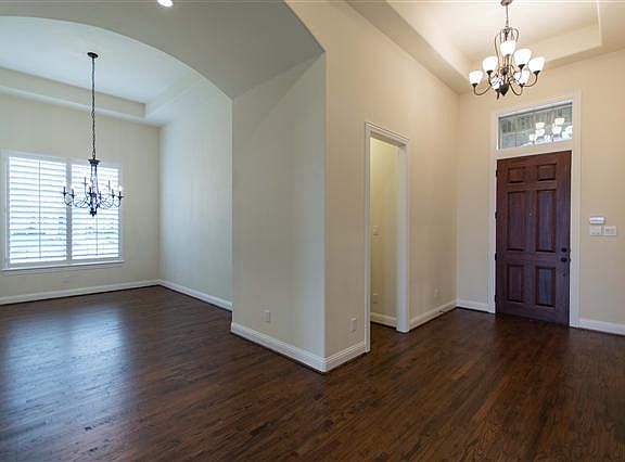 2nd image of 1228 Briscoe Dr