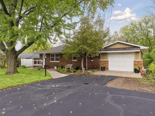 1814 McKnight Rd N, Maplewood, MN 55109