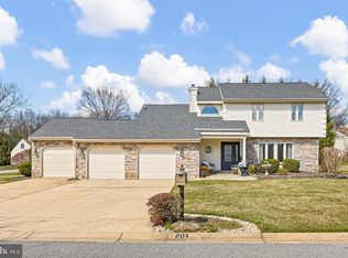 201 Hazel Ridge Dr, Wilmington, DE 19810