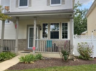 21 Freesia Dr, Romeoville, IL 60446