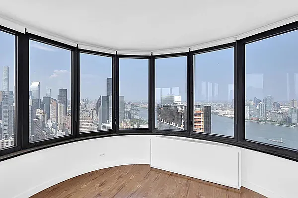 Rented by R New York | media 2