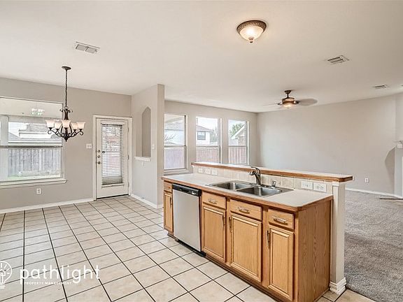 5th image of 504 Dover Park Trl