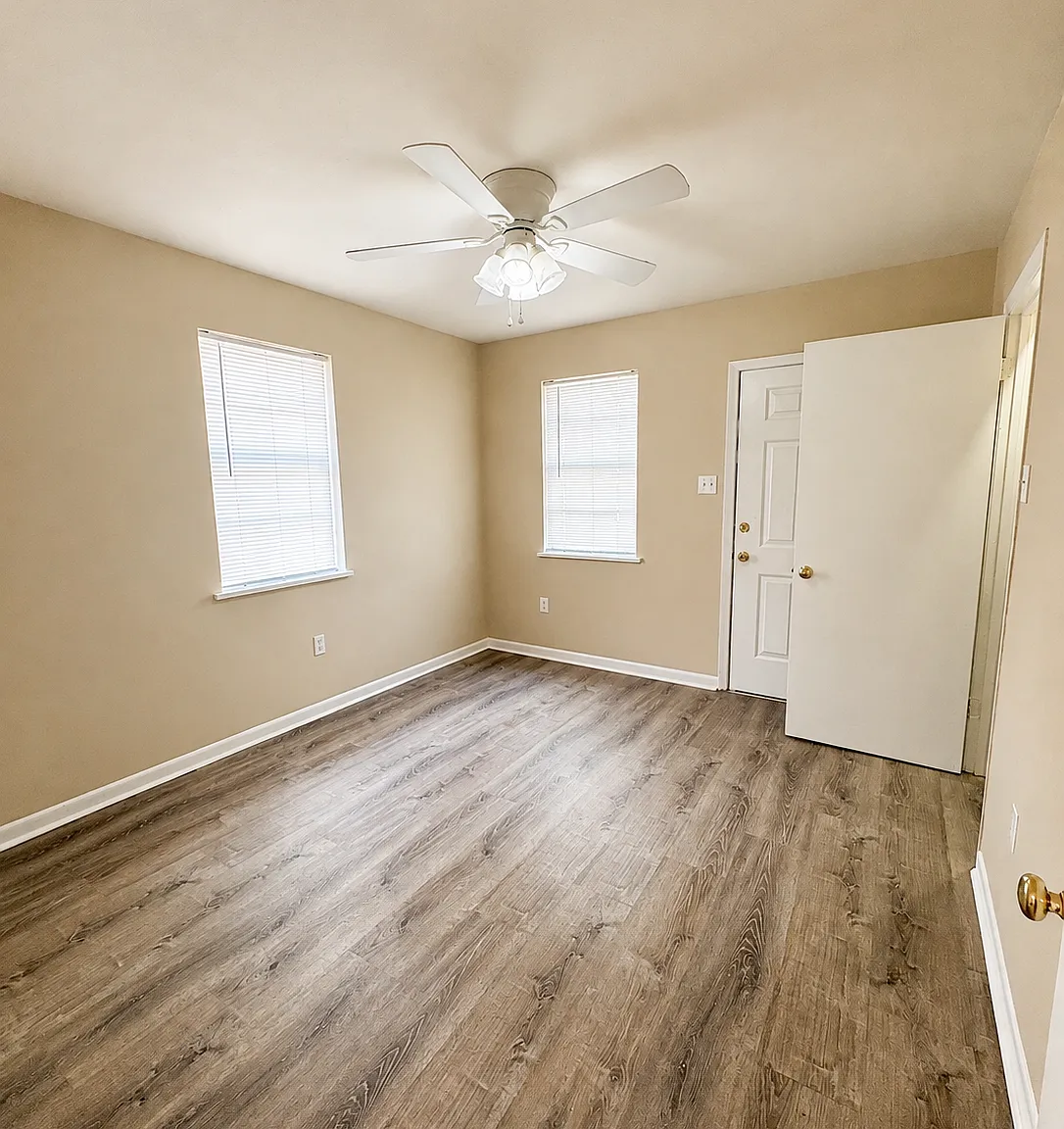 1121 Burdette Street — Photo 4