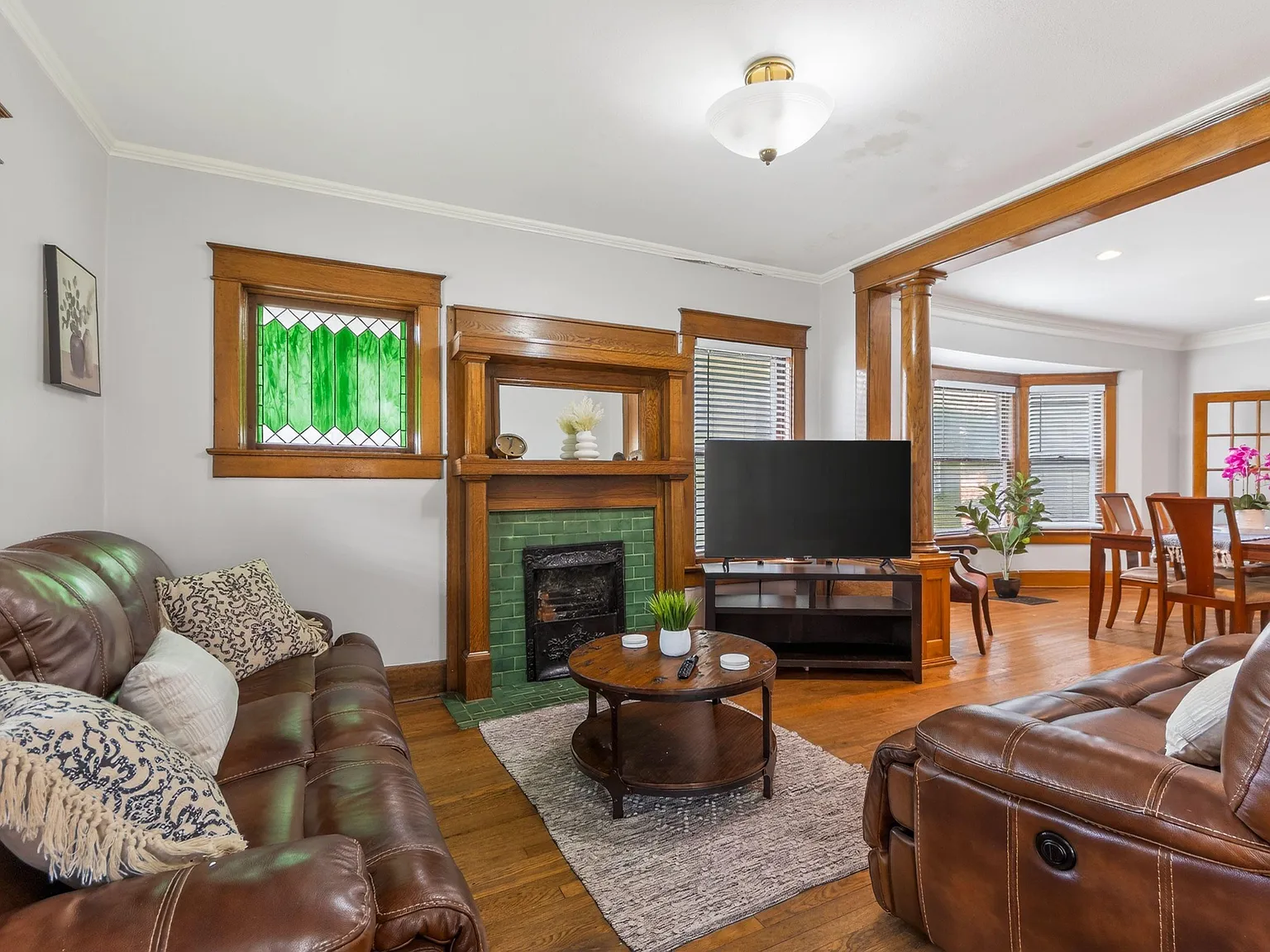 4 bed, 3.0 bath, 2093 sqft, $1,252 — Photo 4