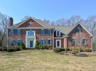 18 Fawn Ridge Rd, Hopkinton, MA 01748