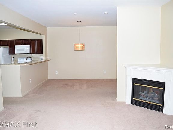 5th image of 26912 Carrington Pl