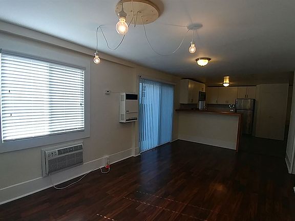 5th image of 3439 Marmion Way