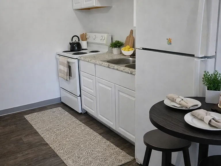 1641 Hanover St #6 — Photo 2
