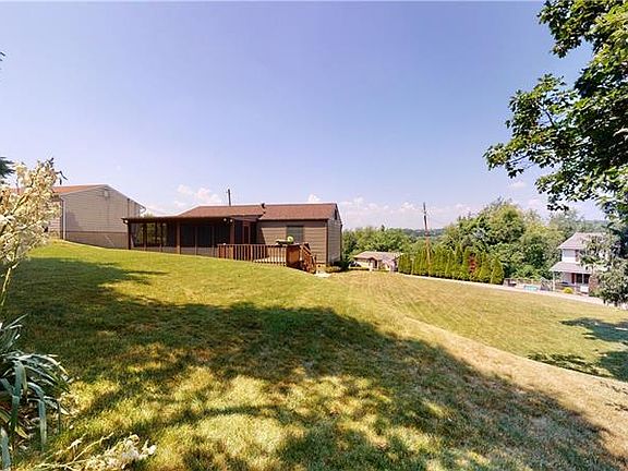 3rd image of 126 McMahon Dr