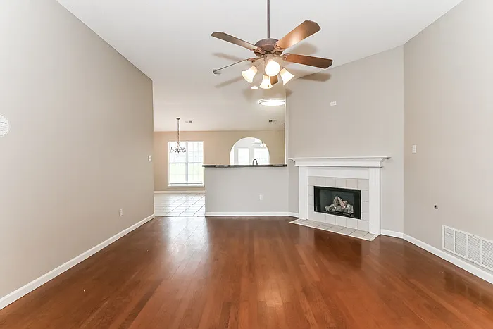 5682 Hunters Chase Dr — Photo 5