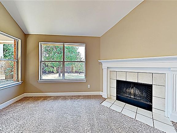 3rd image of 2408 Bridgeport Dr