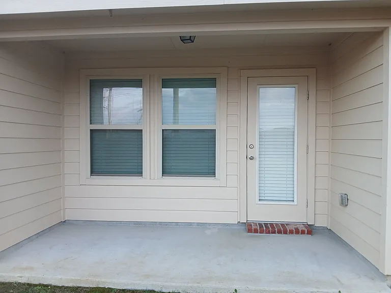 308 Samuel St — Photo 17