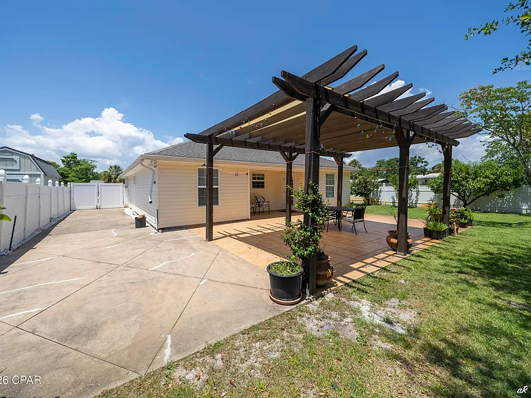 420 Water Oak Cir — Photo 10