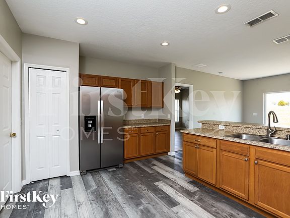 5th image of 939 Cumberland Dr