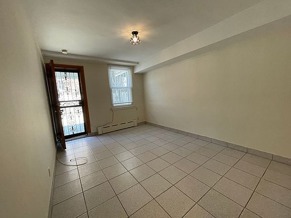 4th image of 52-05 39th Ave #1R