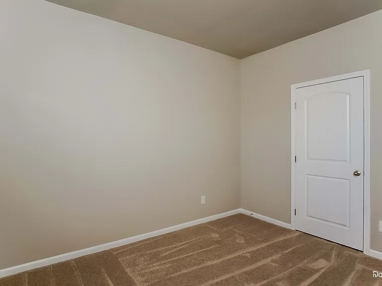215 Tobin Ln — Photo 10