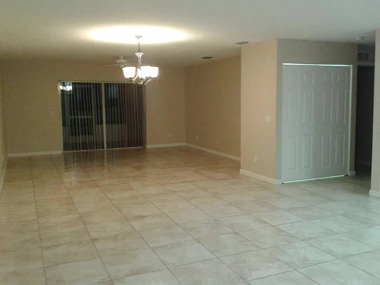 2082 SE Wild Meadow Cir — Photo 6