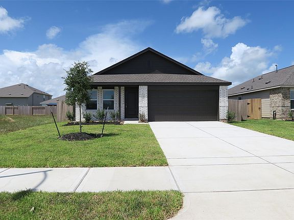 2nd image of 921 Woodhaven Lakes Dr