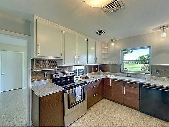 4th image of 719 Whitfield Ave