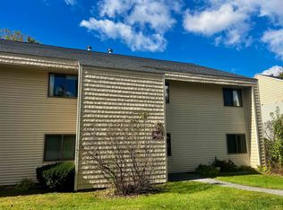 30 Bayberry Ln, South Burlington, VT 05403