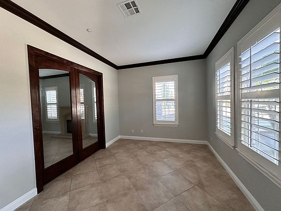 4th image of 880 Chesapeake Pl