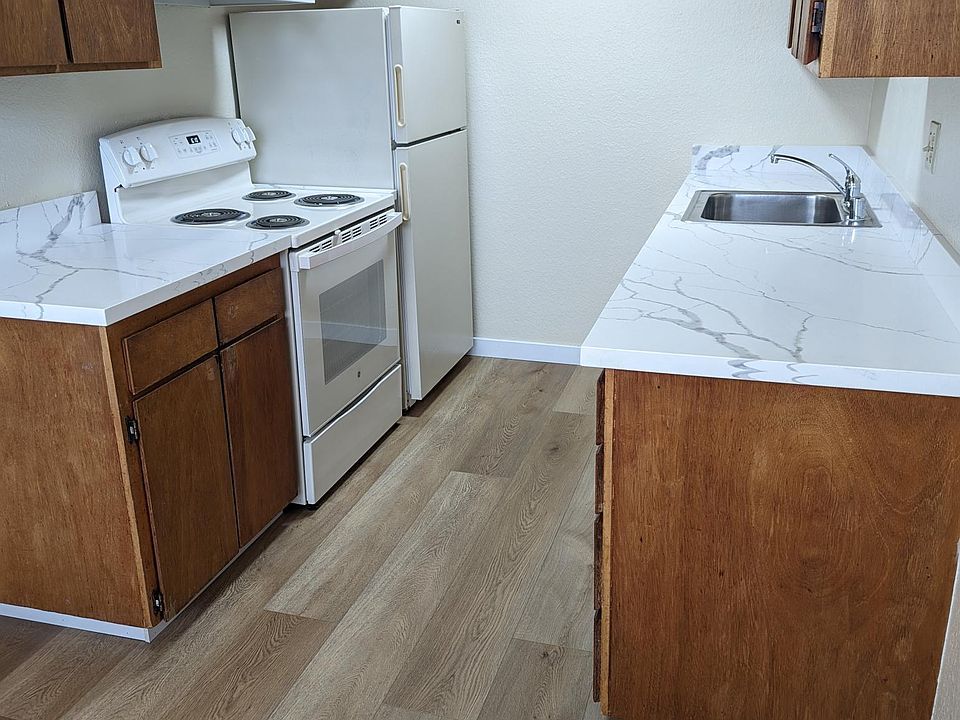 1st image of 225 Willow Ave APT 2