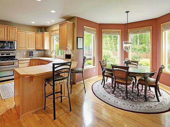 4th image of 1315 27th Avenue Ct SW