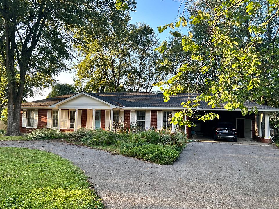 1st image of 906 Woodmont Dr