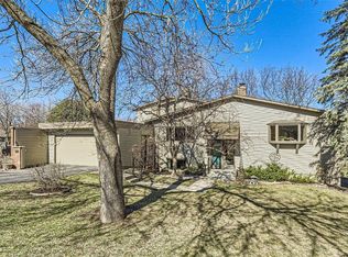 9741 Mill Creek Dr, Eden Prairie, MN 55347