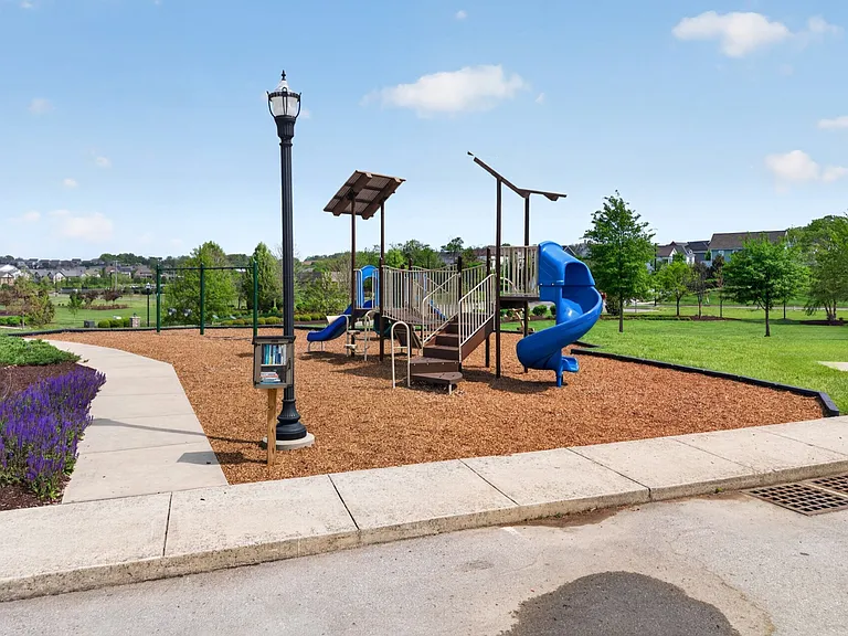 1055 Crisp Spring Dr — Photo 51