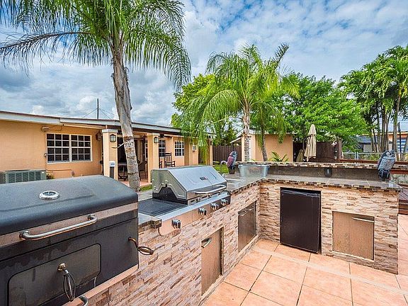 Custom Outdoor Kitchen
