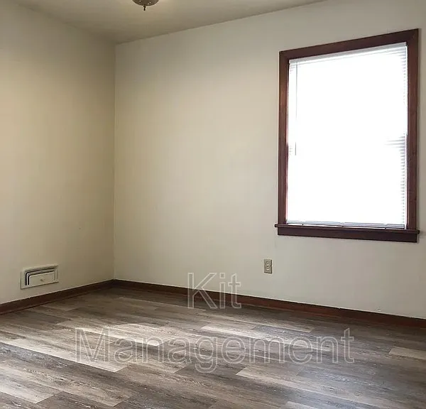 3750 Sherbrooke Rd — Photo 9