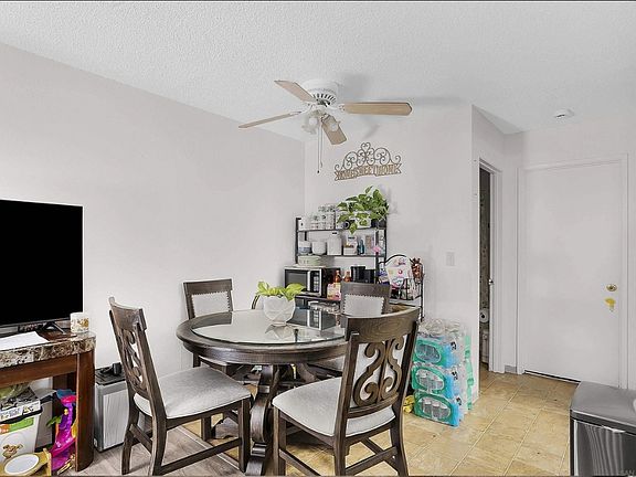 4th image of 4153 42nd St APT 6