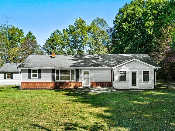 3rd image of 395 Lower Spruce Rd