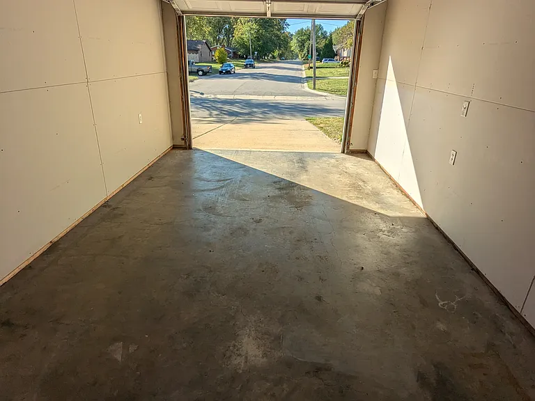 110 Weber Rd — Photo 26
