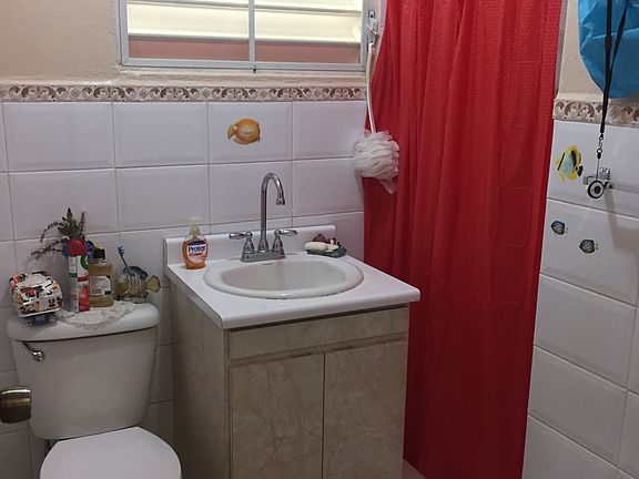 2nd image of 106 Urb. La Monserrate Carre Oriental