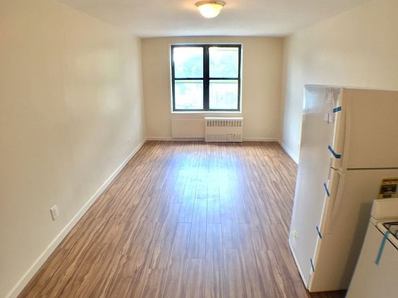 3rd image of 740 Clarkson Ave APT 2B