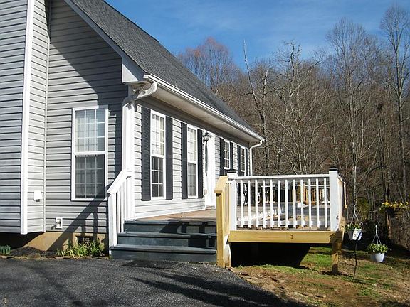 5th image of 30 Midway Dr