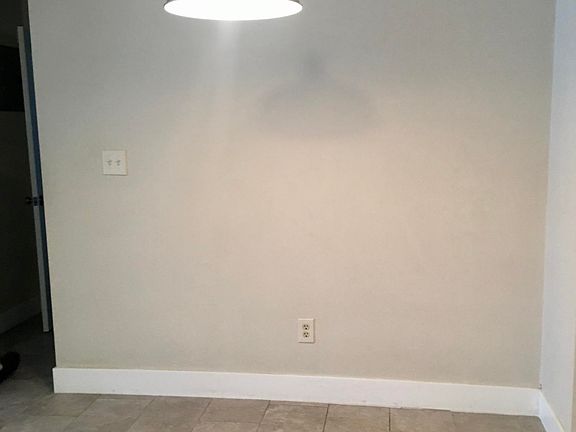 5th image of 170 W Towne Pl #Na
