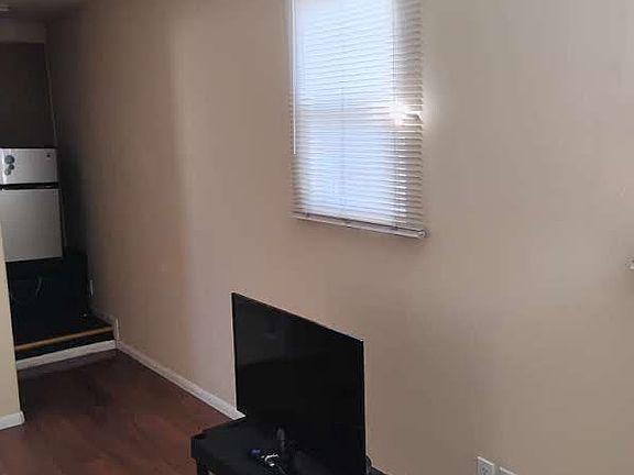 5th image of 990 Imperial Beach Blvd #B