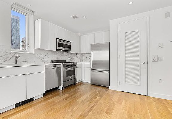 2nd image of 515 9th Ave #6B