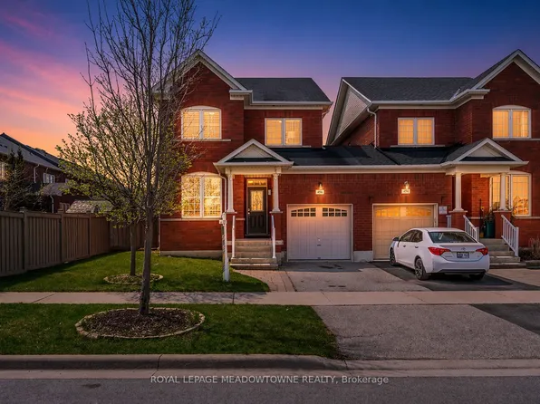 496 Savoline Blvd, Milton, ON L9T 7X3