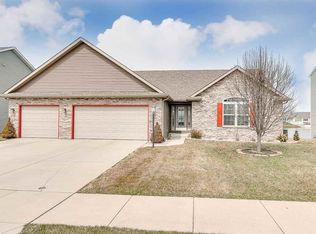 4210 Ryecrest Dr, Mishawaka, IN 46544