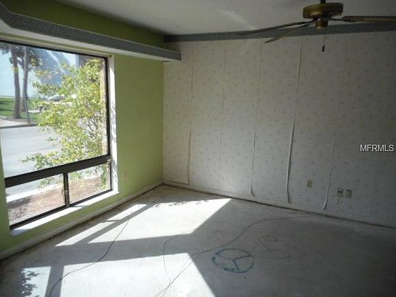 2nd image of 4304 Aqua Vista Dr Unit 11B