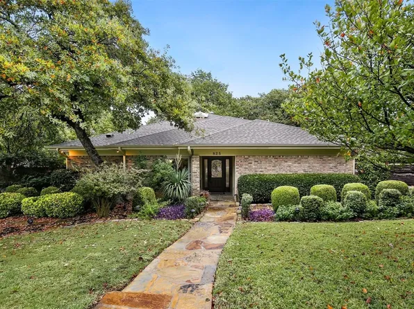 825 Larkspur Ln, Fort Worth, TX 76112