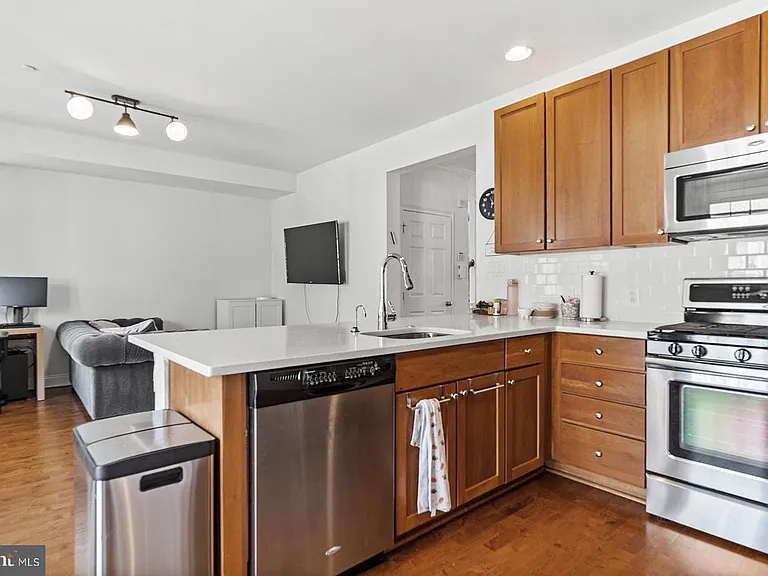 612 Captains Way — Photo 4