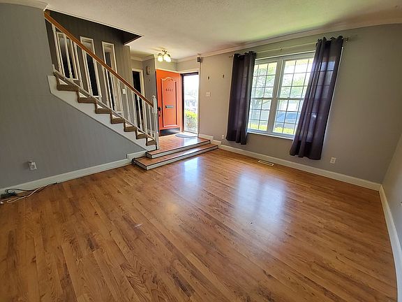3rd image of 4367 Chateau De Ville Dr