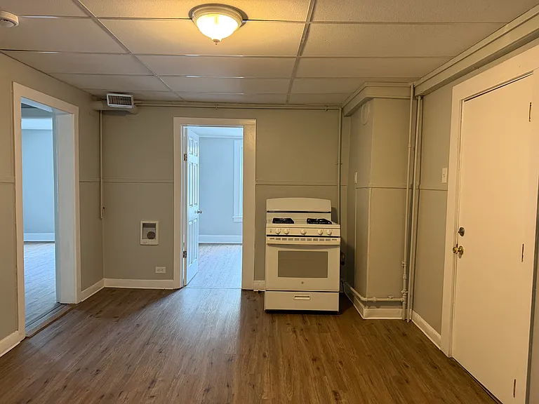 291 E Main St #2E — Photo 3